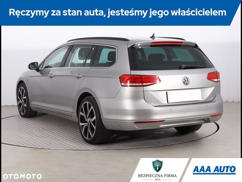 Volkswagen Passat - 5
