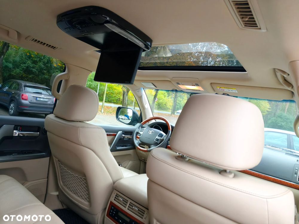 Toyota Land Cruiser - 15