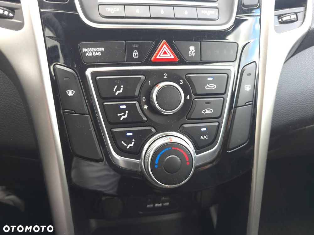 Hyundai i30 1.6 Classic + - 25