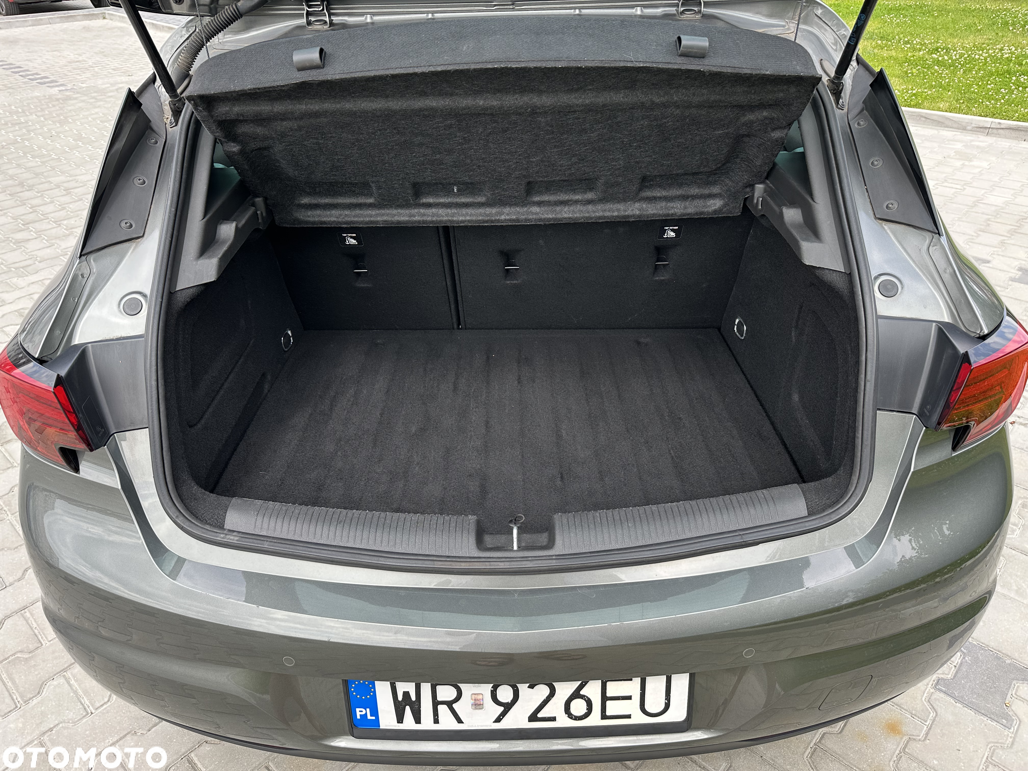 Opel Astra V 1.2 T GS Line S&S - 10