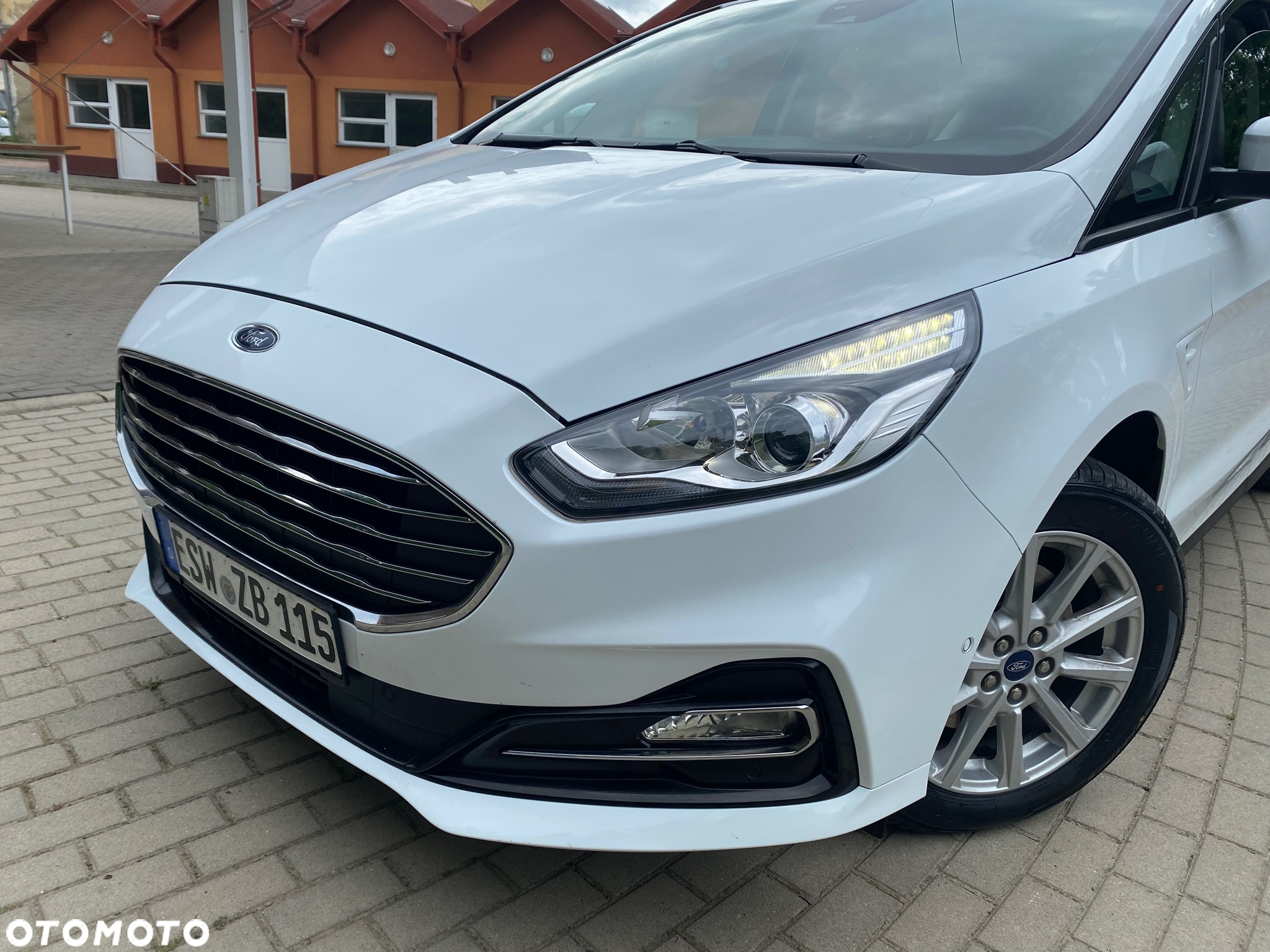 Ford S-Max 2.0 TDCi Titanium PowerShift - 24