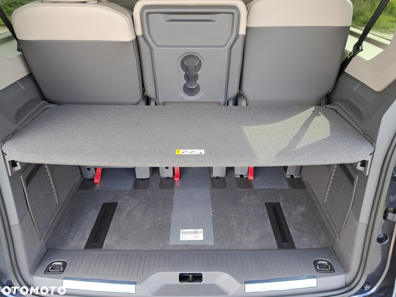 Volkswagen Multivan - 25