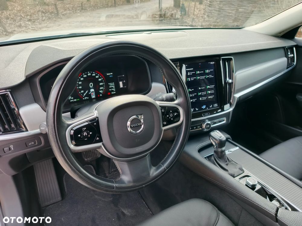 Volvo V90 D5 AWD Momentum - 28