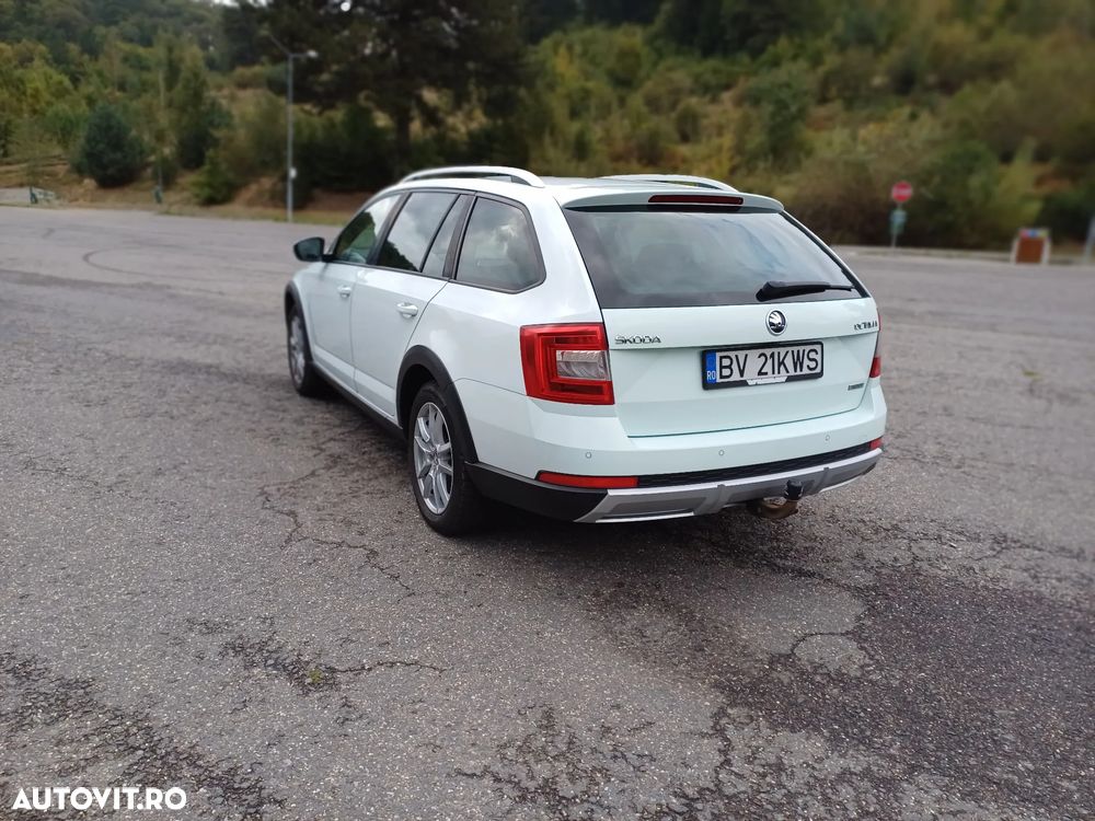 Skoda Octavia Combi Diesel 2.0 TDI 4X4 DSG Scout - 8