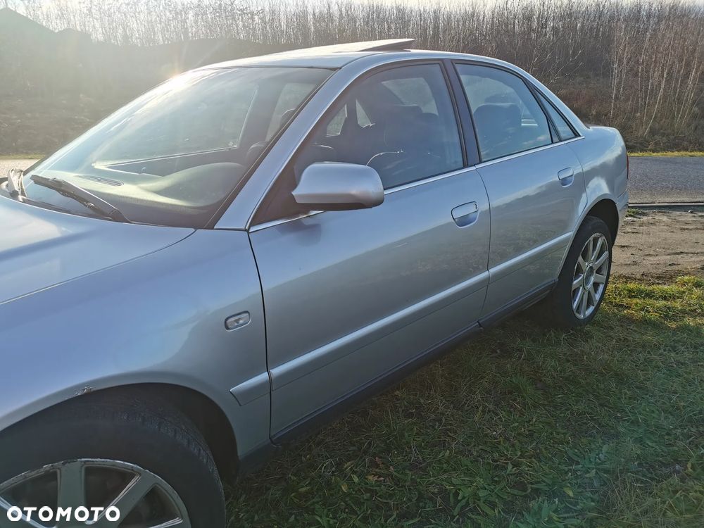 Audi A4 Limousine 2.4 Quattro - 9