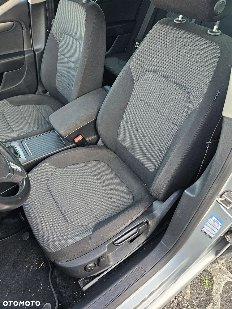 Volkswagen Passat - 14