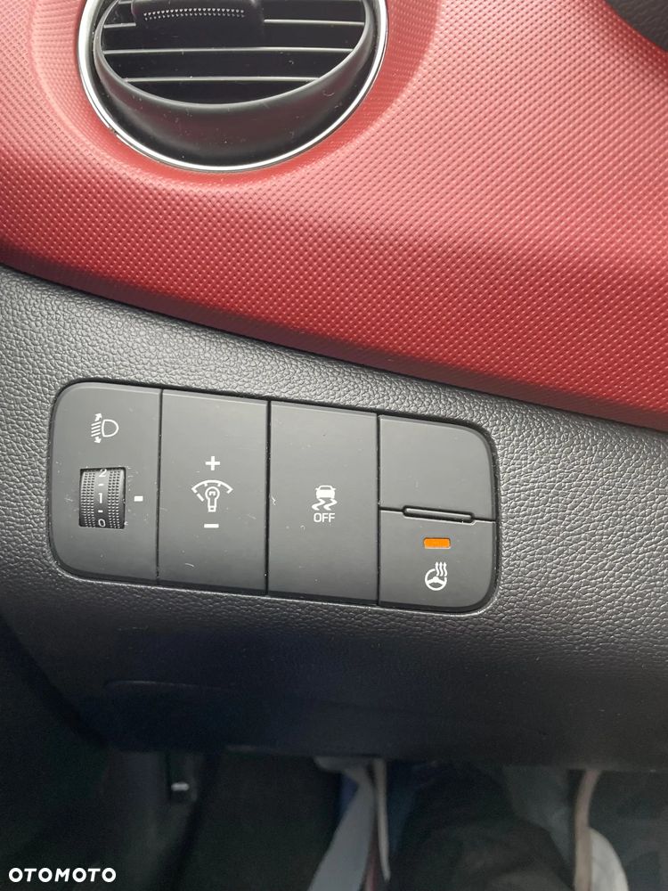 Hyundai i10 1.2 Fifa World Cup Edition - 19