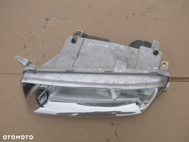 LAMPA LEWY PRZÓD LEWA PRZEDNIA SKODA OCTAVIA I FL - 10
