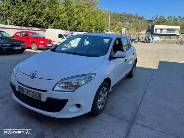 Renault MEGANE - 1