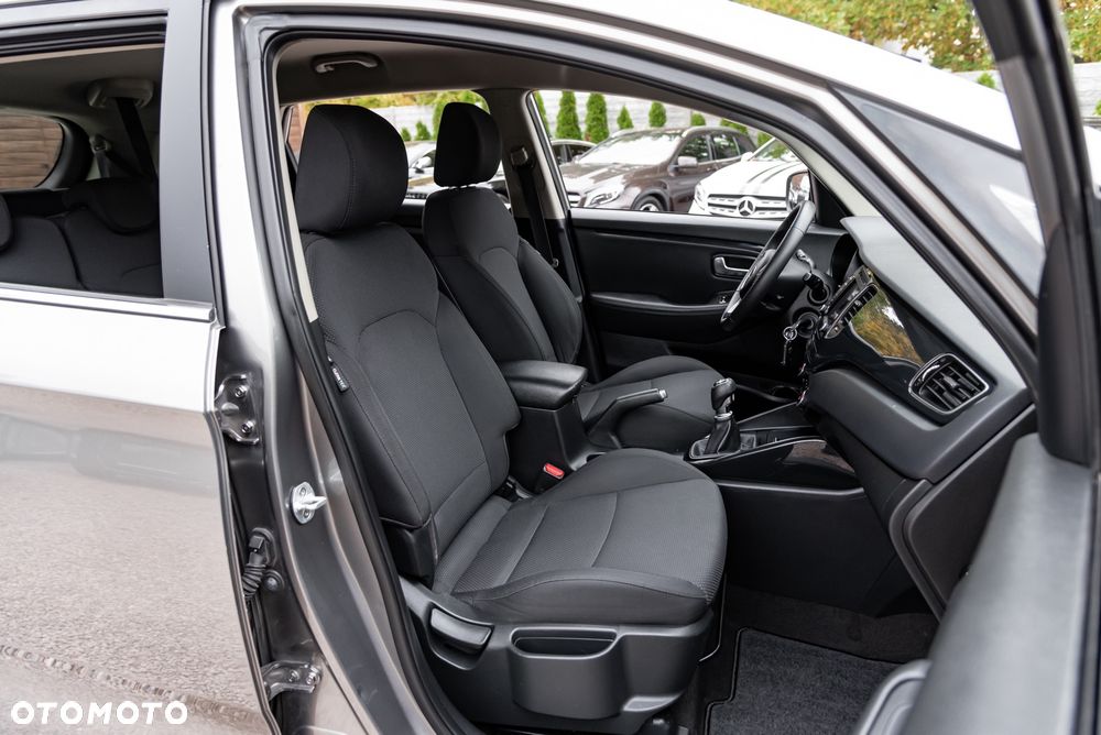 Kia Carens 1.7 CRDi M 7os - 25