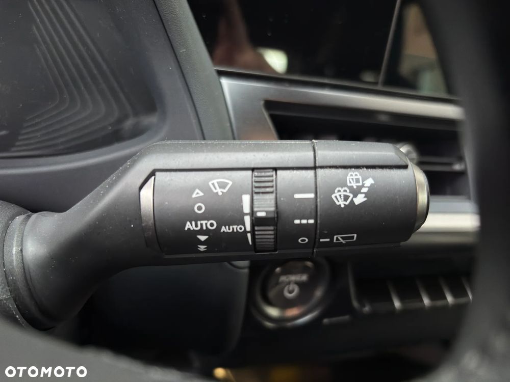 Lexus UX 250h GPF Business 2WD - 20