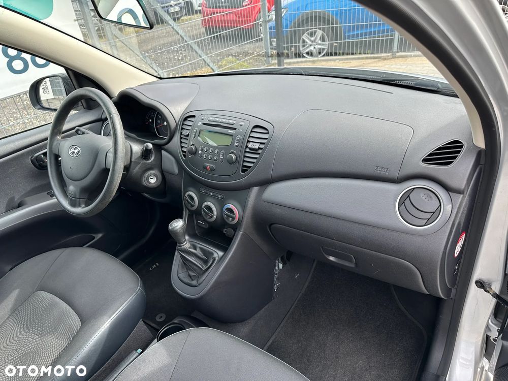 Hyundai i10 1.1 Premium - 18