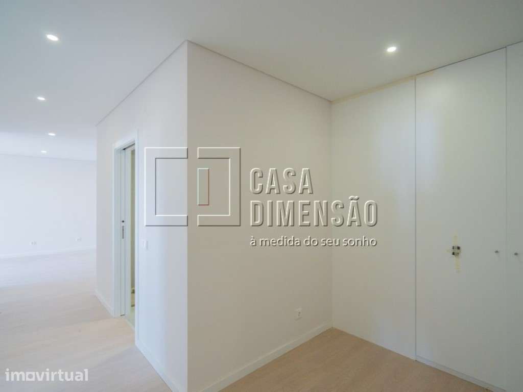 Apartamento de tipologia T2 na Serra de Carnaxide, com Garagem e Va... - Grande imagem: 4/32