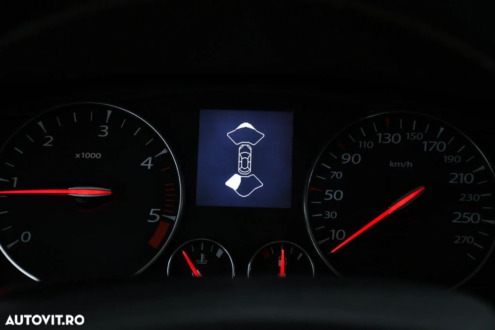 Renault Laguna ENERGY dCi 130 FAP Start & Stop Bose Edition - 8