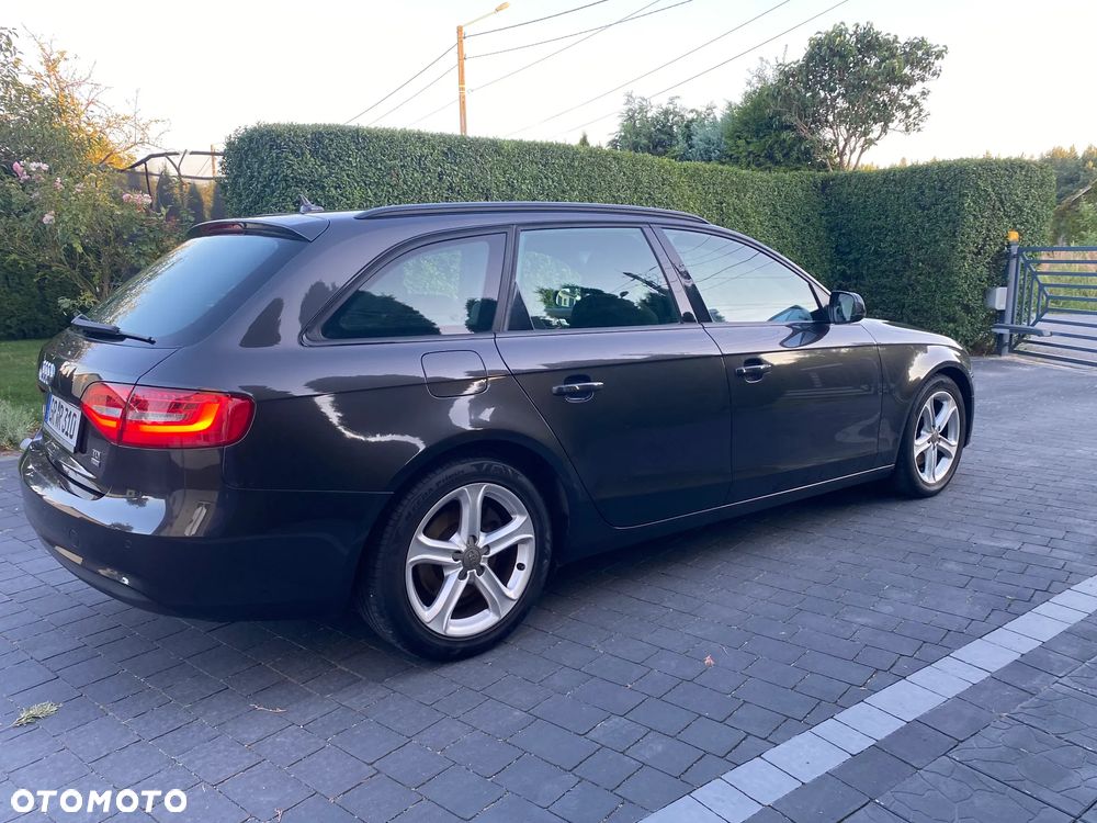 Audi A4 Avant 2.0 TDI ultra DPF Attraction - 9