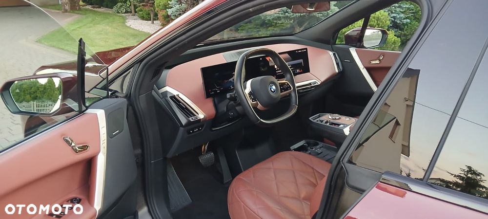 BMW iX xDrive50 - 12