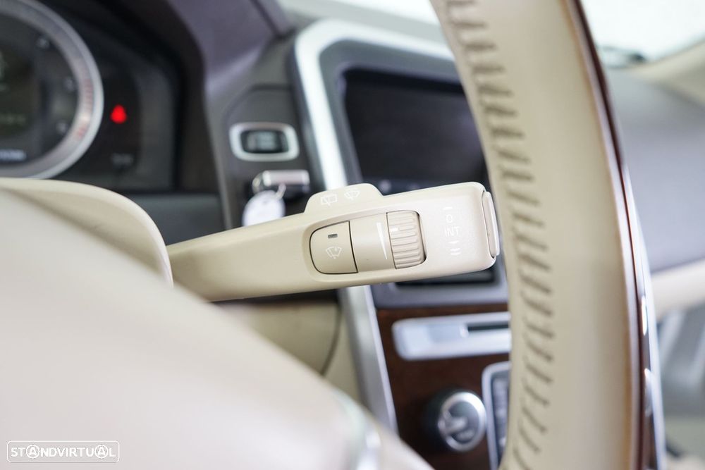 Volvo XC 60 2.0 D3 Summum Geartronic - 27