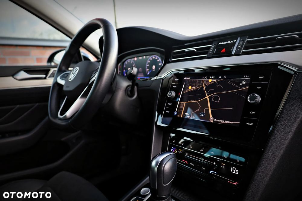 Volkswagen Passat Variant 2.0 TSI Elegance DSG - 17