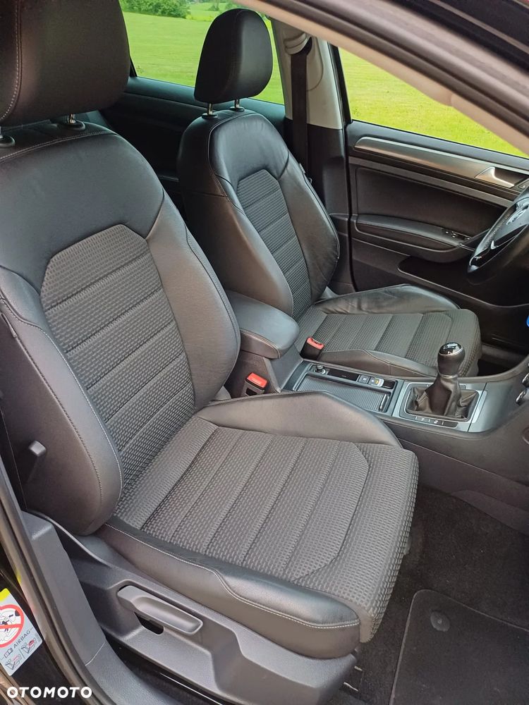 Volkswagen Golf - 24