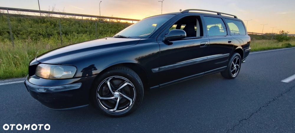 Volvo V70 2.4 D Black Edition - 3
