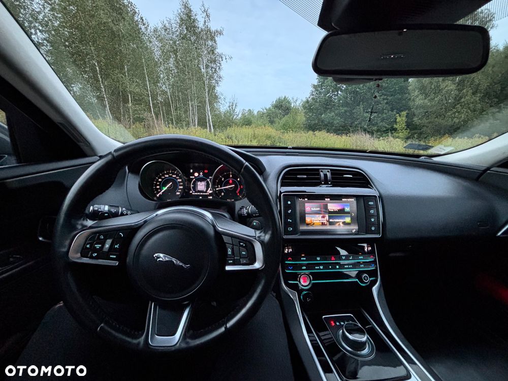 Jaguar XE 2.0 D Prestige - 15