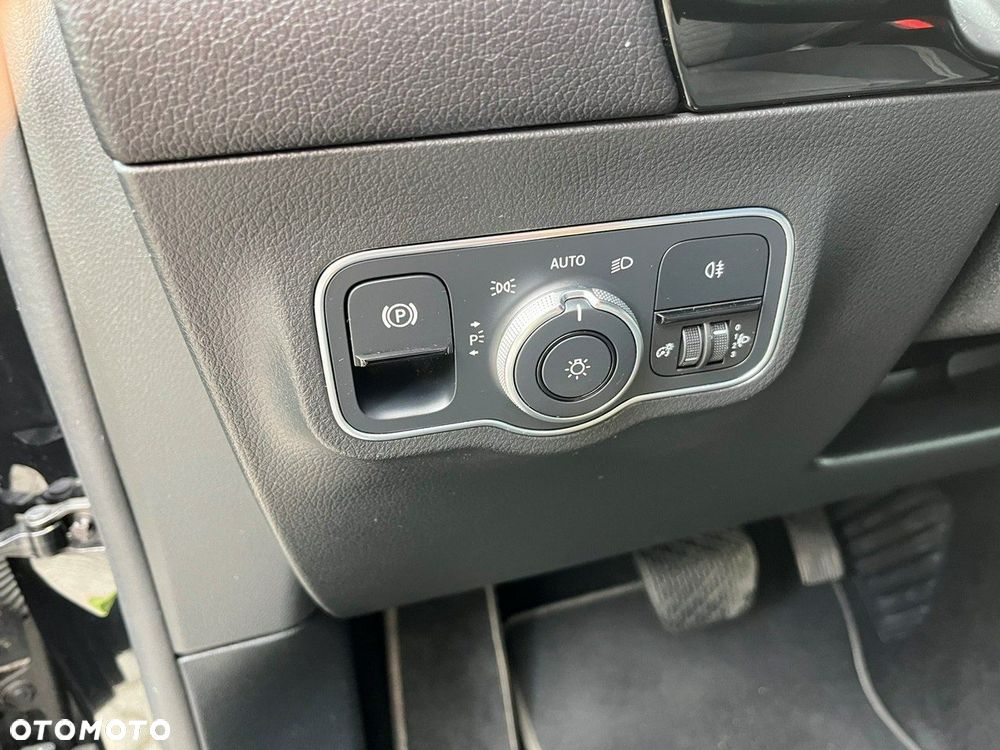 Mercedes-Benz Klasa B 180 d 7G-DCT Edition 2020 - 9