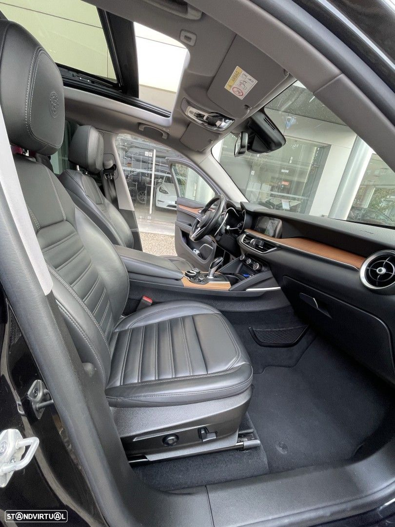 Alfa Romeo Stelvio 2.0 Turbo 16V AT8-Q4 First Edition - 22