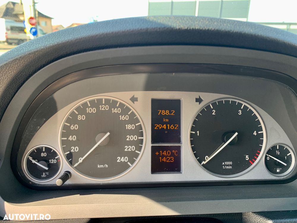 Mercedes-Benz B 200 - 11