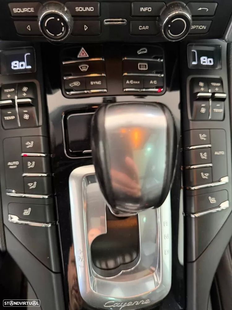 Porsche Cayenne Platinum Edition - 14