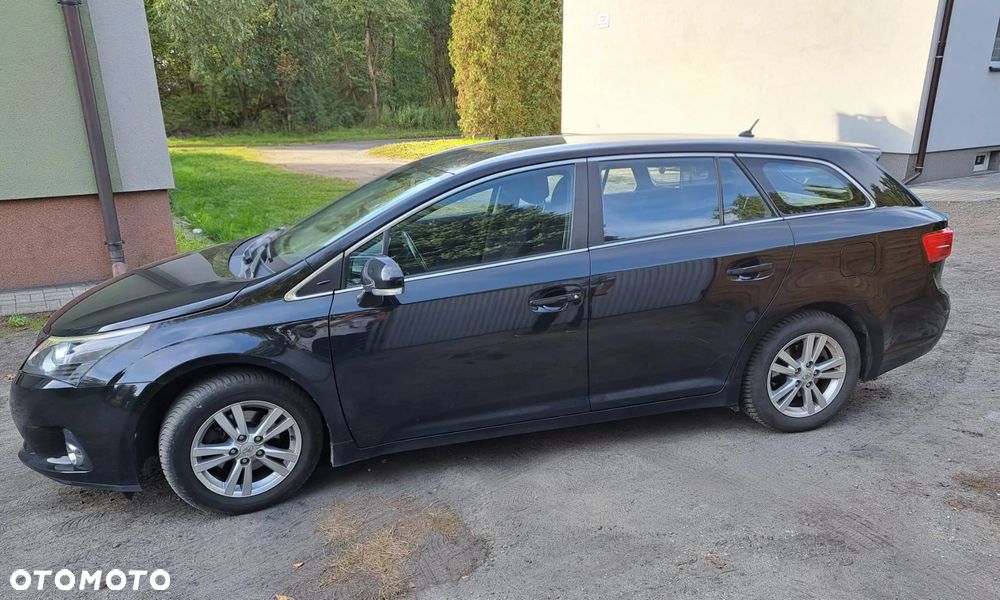 Toyota Avensis - 12