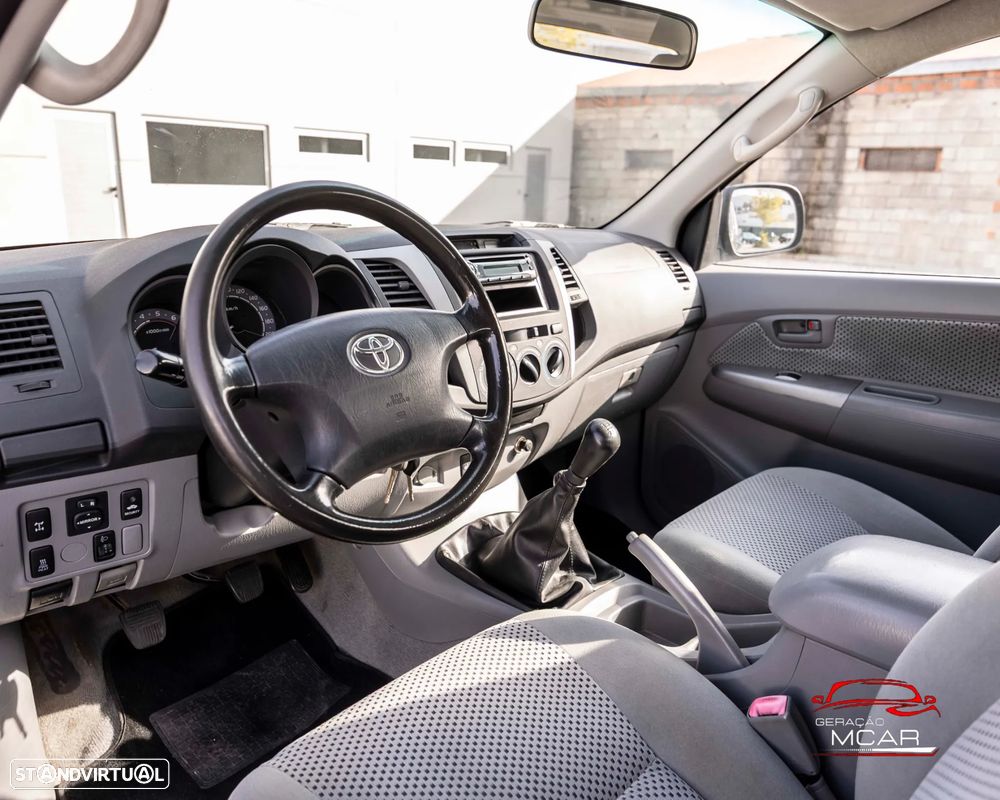 Toyota Hilux - 11
