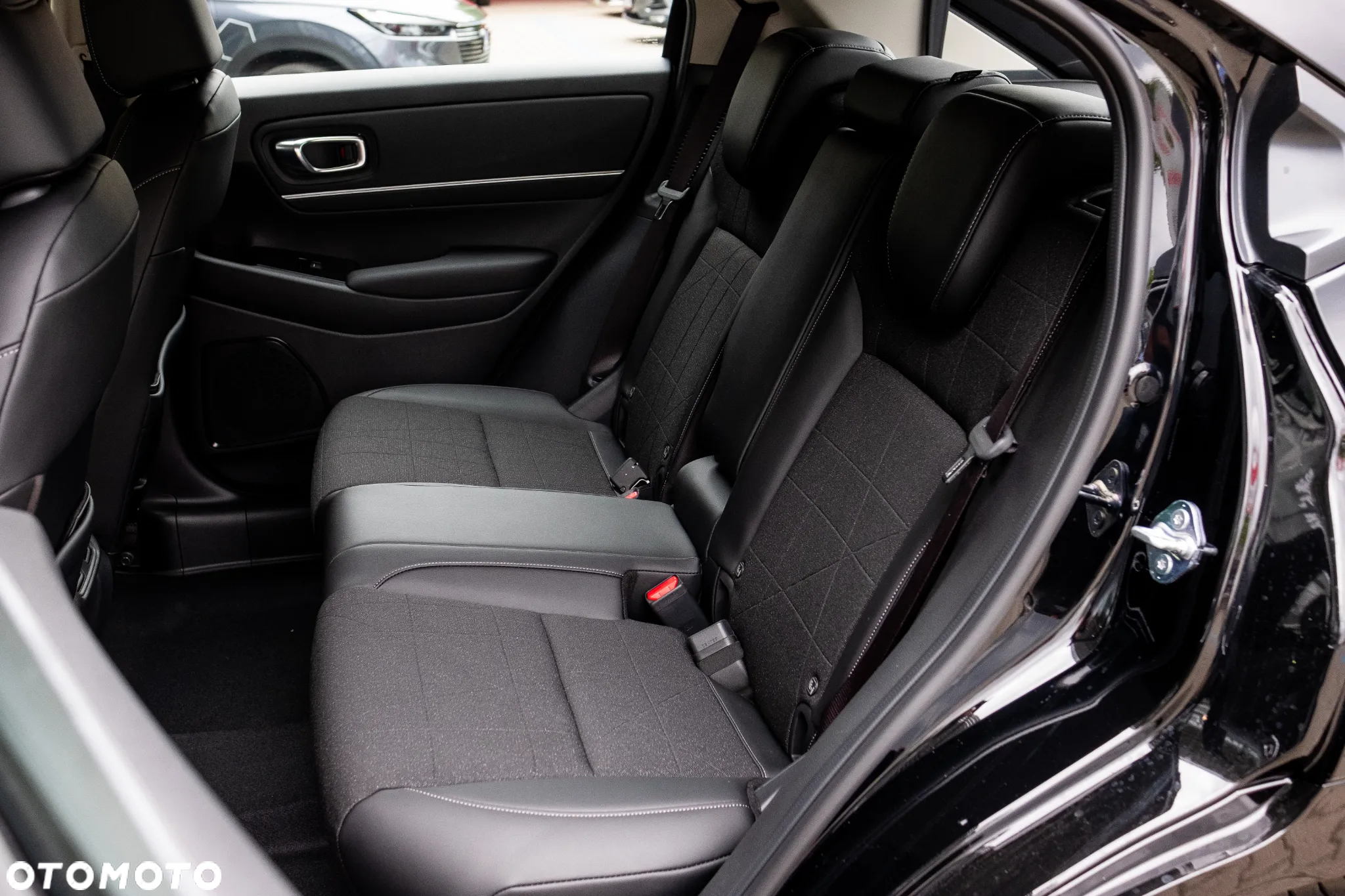 Honda HR-V 1.5 i-MMD Advance CVT - 12