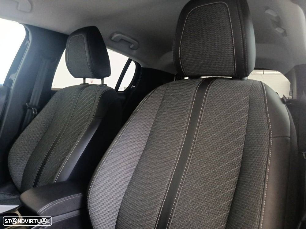 Peugeot 208 1.2 PureTech Allure EAT8 - 9