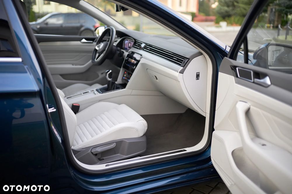 Volkswagen Passat - 26