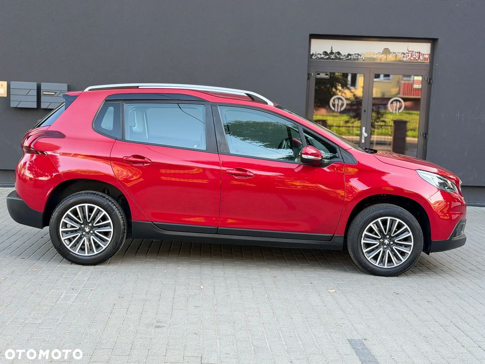 Peugeot 2008 1.2 Pure Tech Active - 12