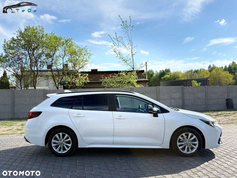 Toyota Corolla 1.8 Hybrid Executive - 9