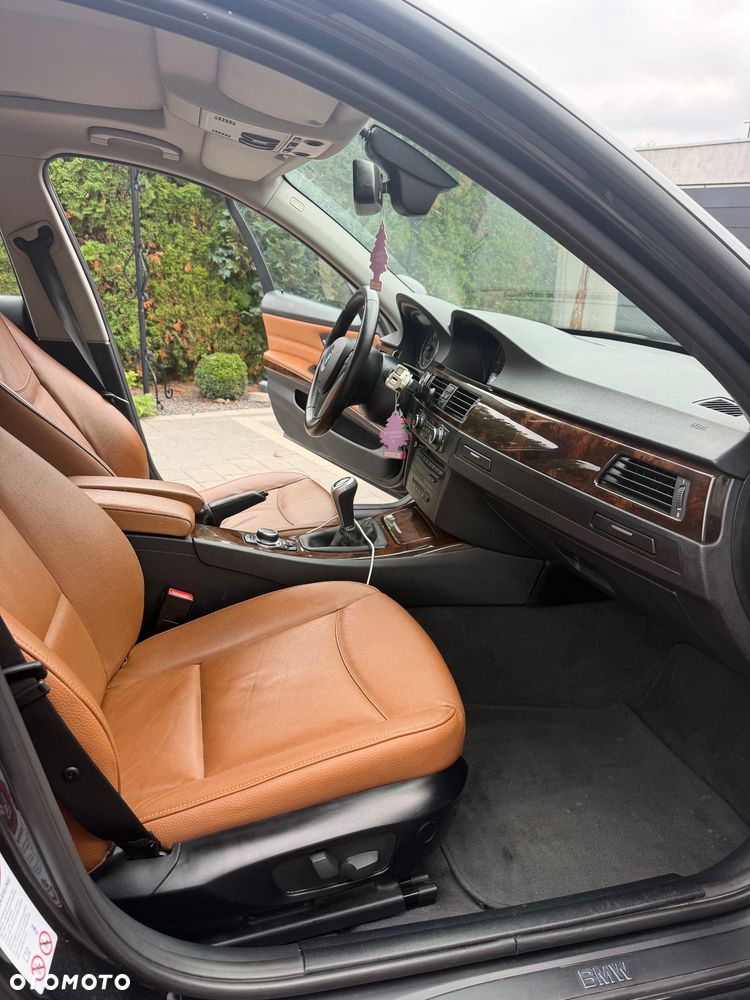 BMW Seria 3 320i - 7
