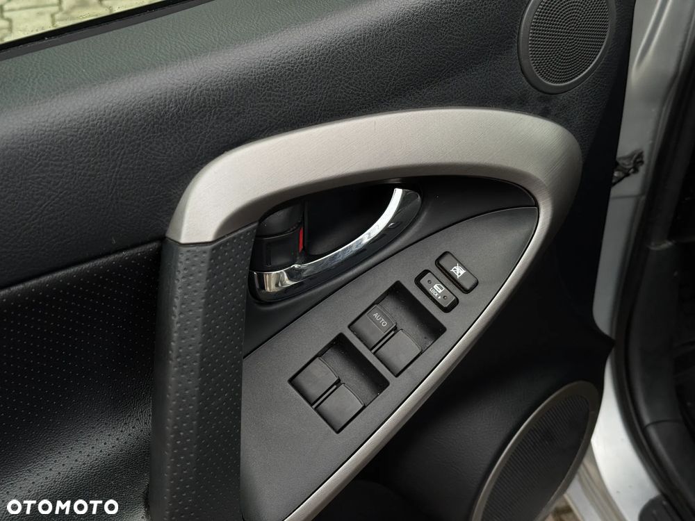 Toyota RAV4 2.2 D-4D Sol 180 - 15