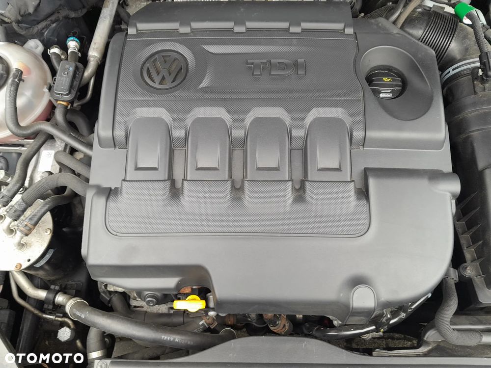 Volkswagen Passat 2.0 TDI SCR DSG Highline - 11