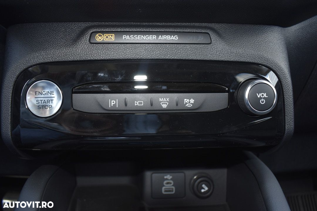 Ford Kuga - 37
