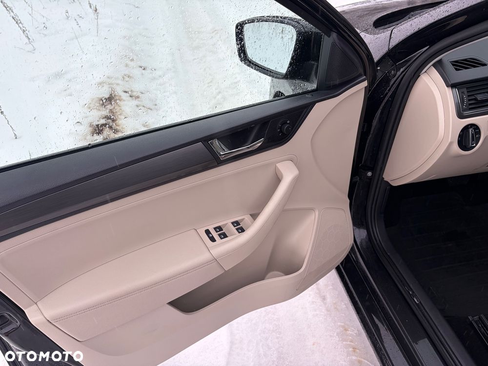 Skoda RAPID 1.0 TSI Style DSG - 15