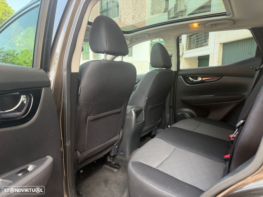Nissan Qashqai 1.2 DIG-T N-Vision Xtronic - 33