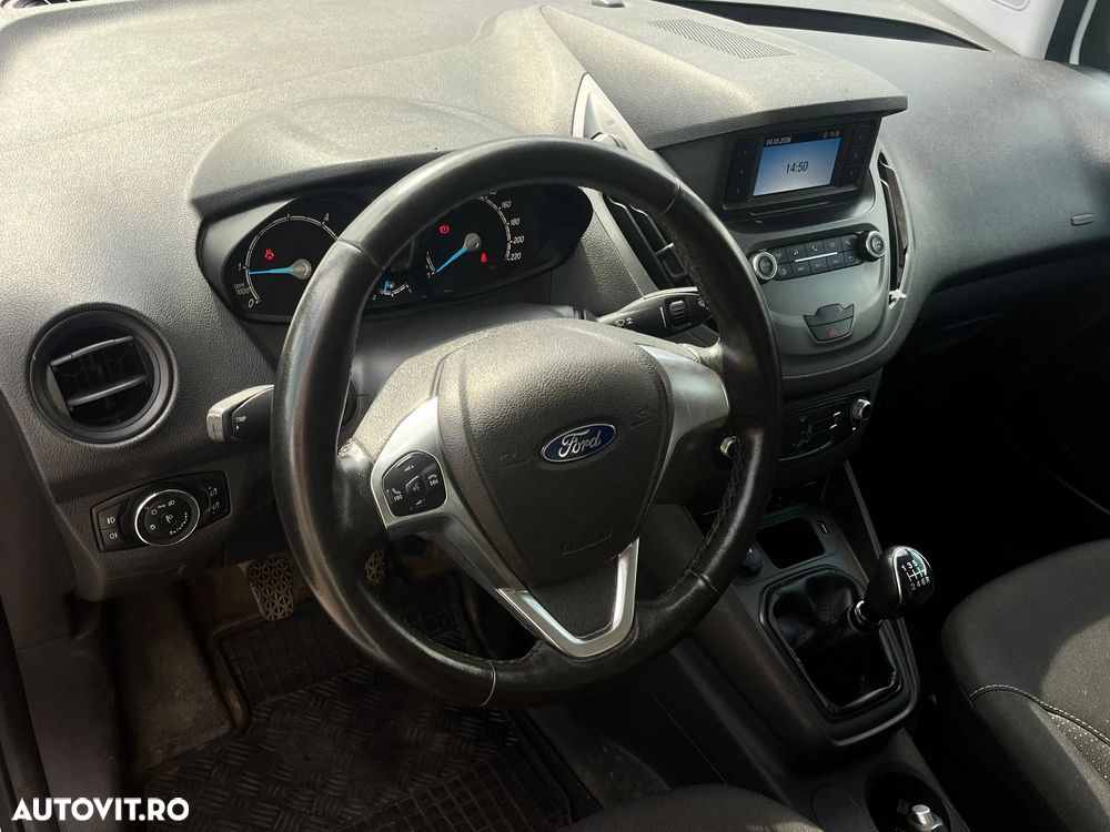 Ford Transit Courier - 12