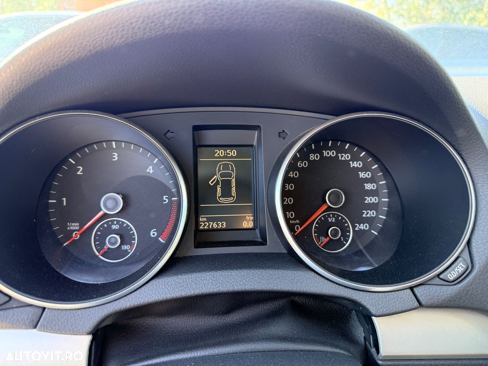 Volkswagen Golf 2.0 TDI DPF Highline - 10