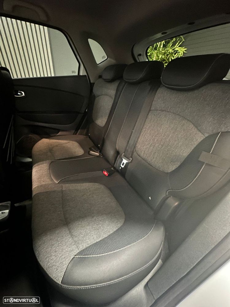 Renault Captur 1.2 TCe Exclusive EDC - 10