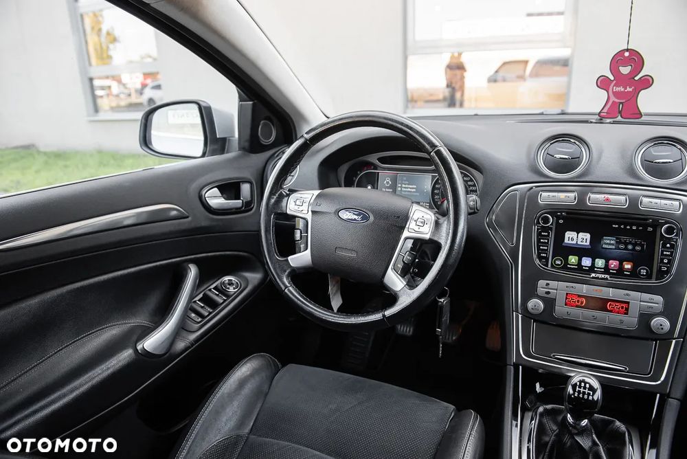 Ford Mondeo 2.5 Titanium - 26