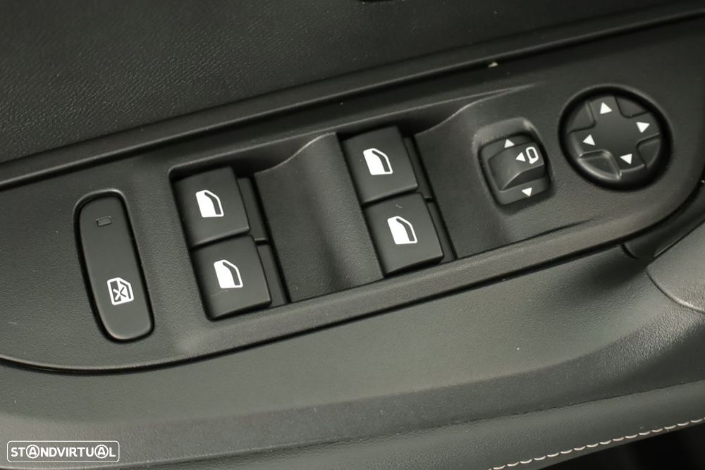 Peugeot 2008 1.2 PureTech Allure - 20
