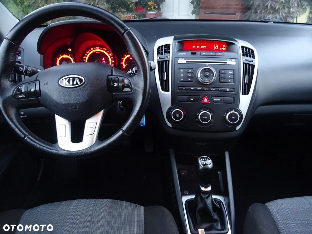Kia Ceed 2012 photo 3