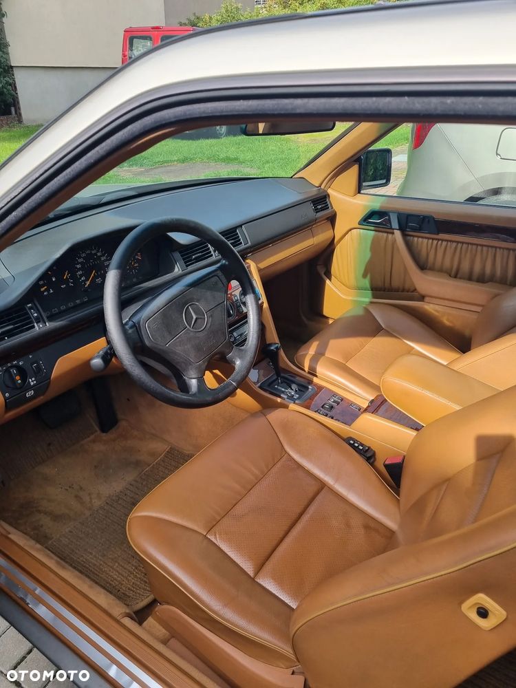 Mercedes-Benz Klasa E 320 - 13