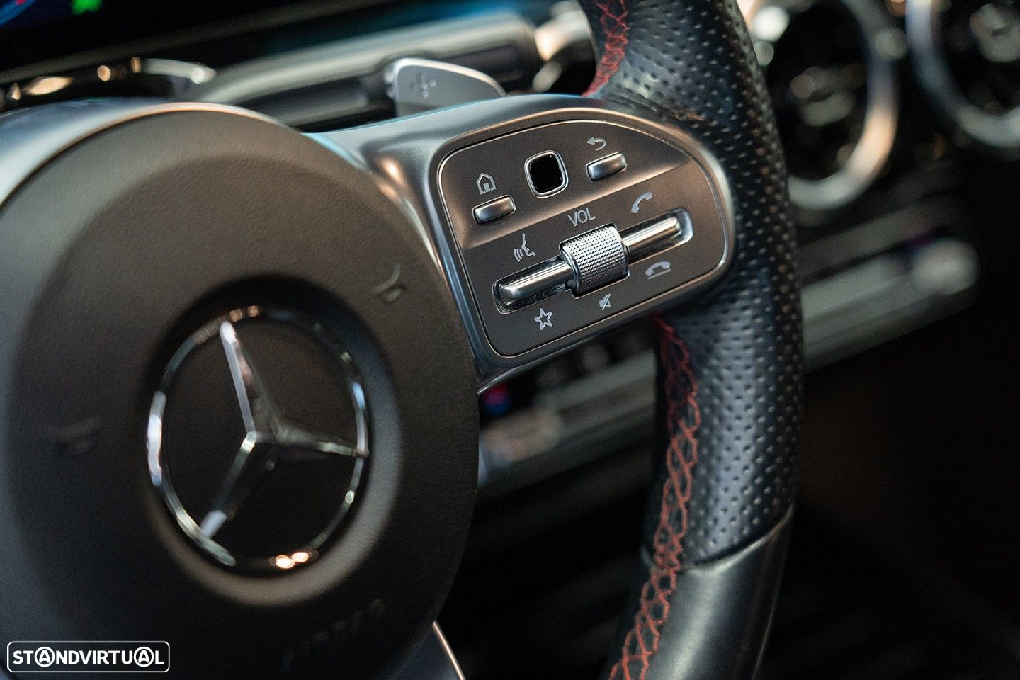 Mercedes-Benz GLA 180 d AMG Line - 28